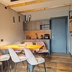 Apartamento Wellness Snow Loft - Sauna Privata & Vista Monti- Vicino Alle Piste - *